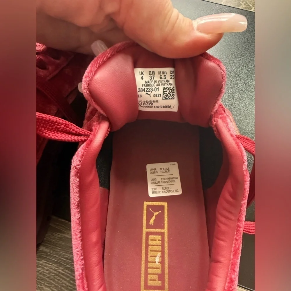 PUMA Mayze Velvet Tibetan Red